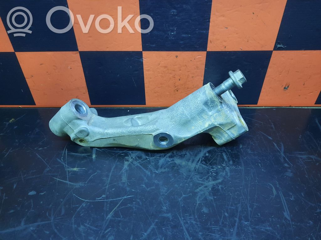 Engine mount bracket   S0311B,CHARRIOT