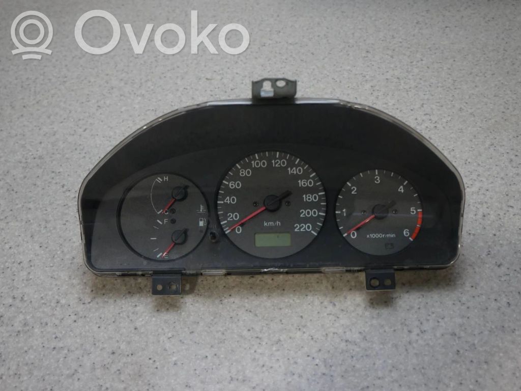 Mazda 323 F Spidometras (prietaisų skydelis) 