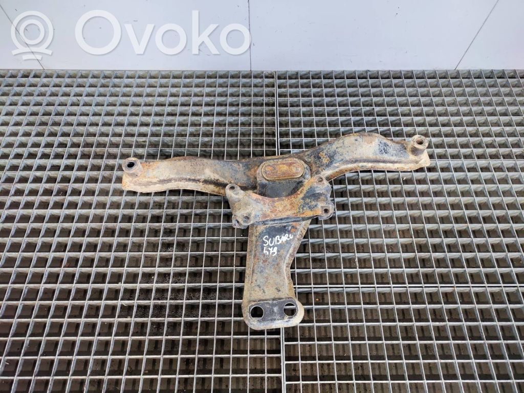Gearbox mounting bracket