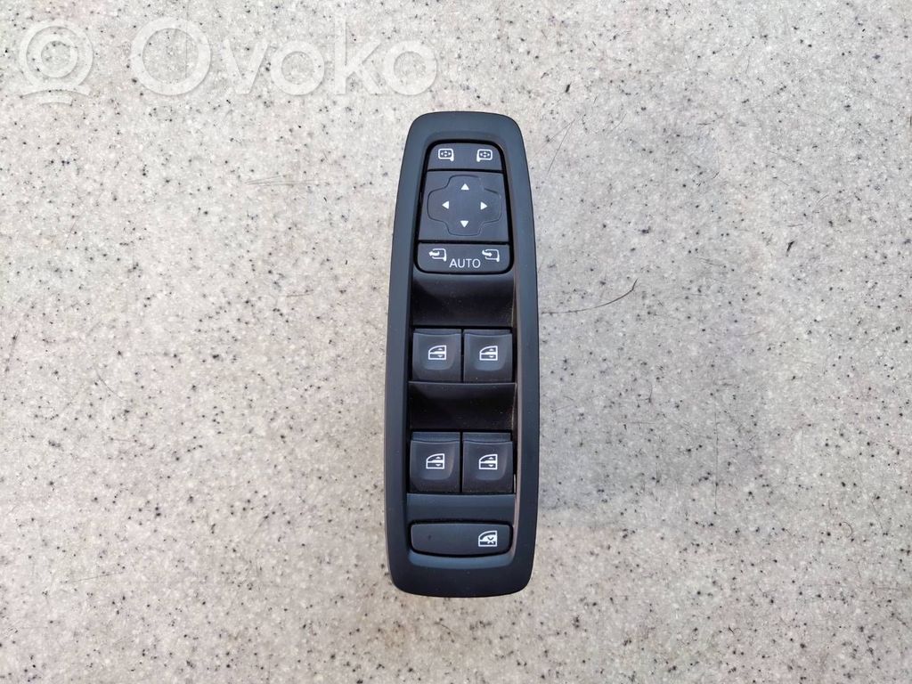 Renault Megane IV Przyciski szyb 
