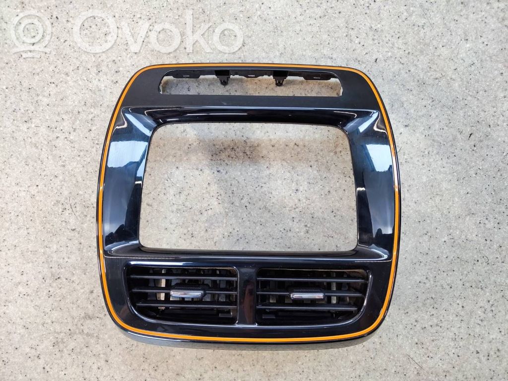 Dacia Spring Lango oro grotelės 