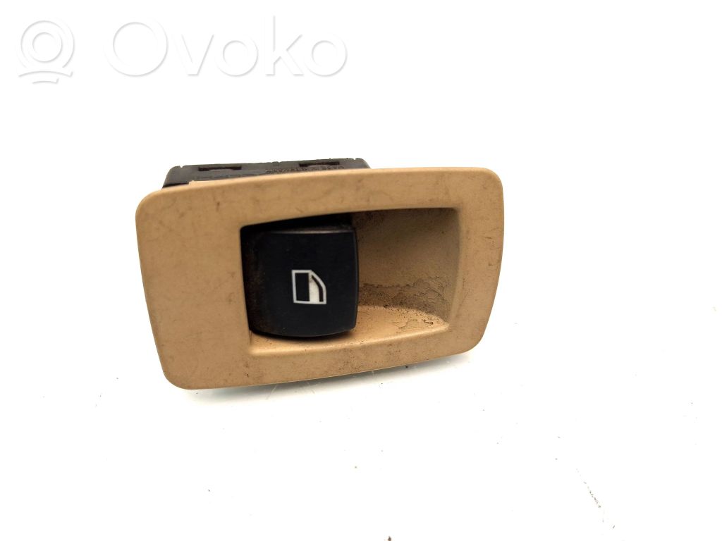 Electric window control switch   6935534,15979800,15939901