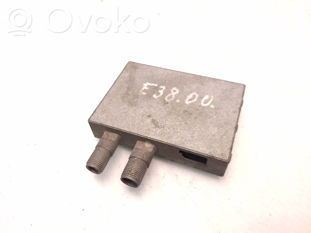 BMW 5 E39 Antenos stiprintuvas 