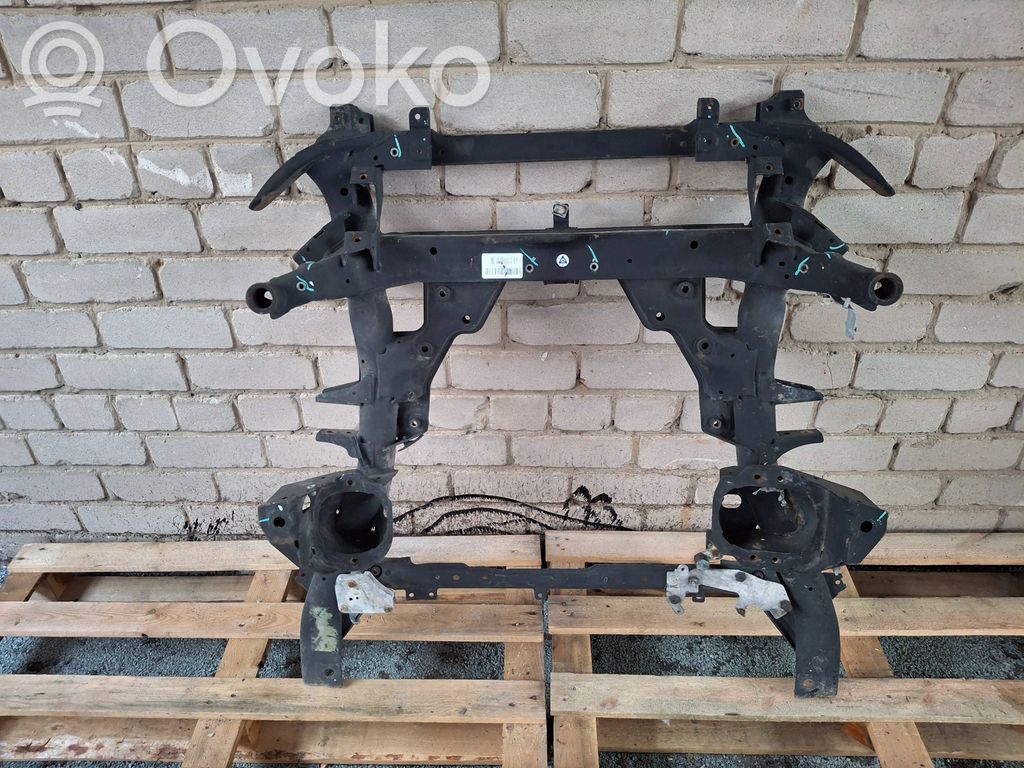 BMW X5 E70 Priekinis traversas 