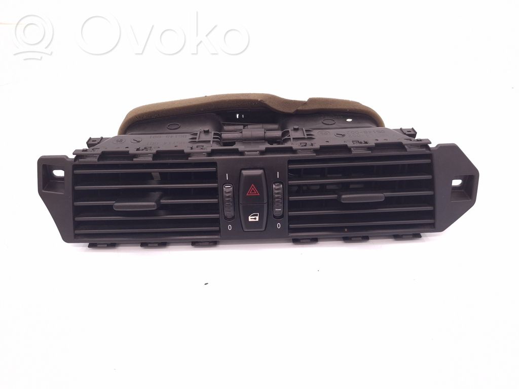 BMW 5 E60 E61 Centrinės oro grotelės 