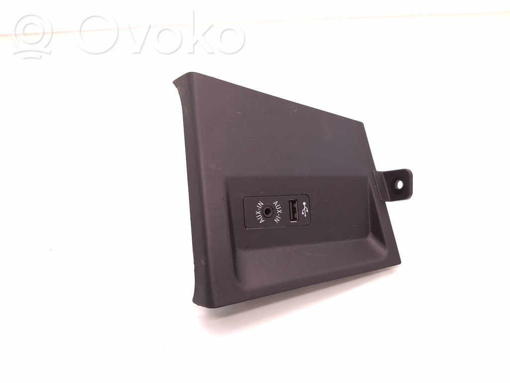BMW X1 F48 F49 Gniazdo / Złącze USB 