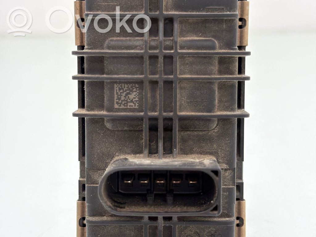 BMW 3 F30 F35 F31 Turbinos elektrinis valdymo aktuatorius 