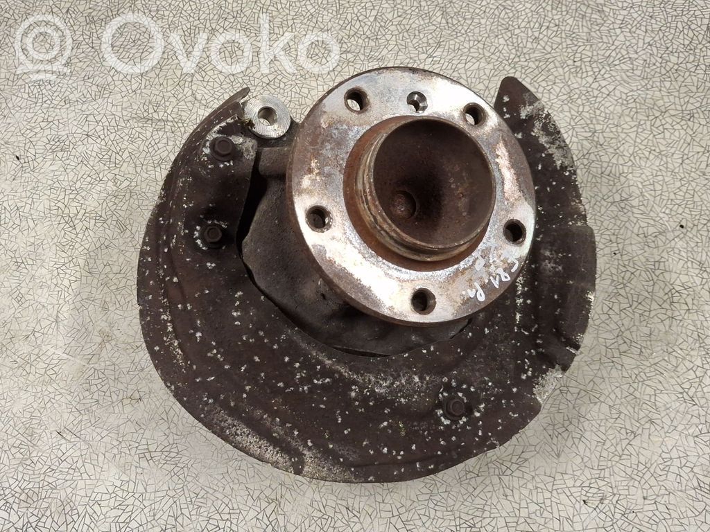 BMW 1 E81 E87 Front wheel hub 