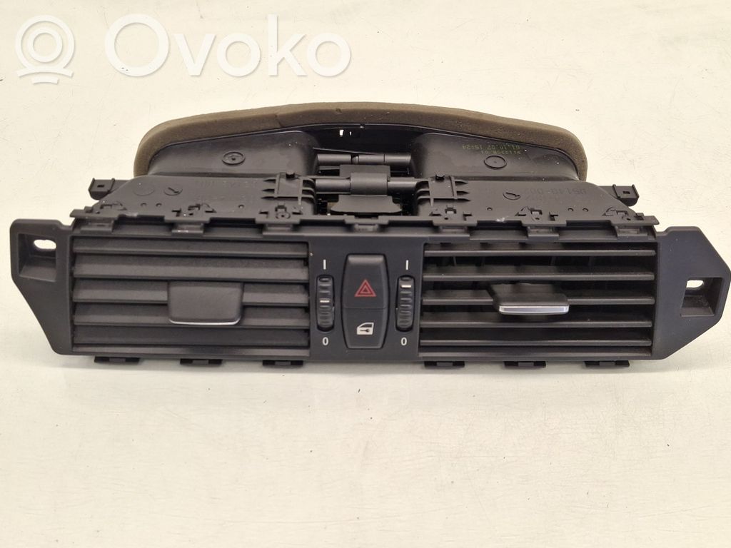 BMW 5 E60 E61 Centrinės oro grotelės 