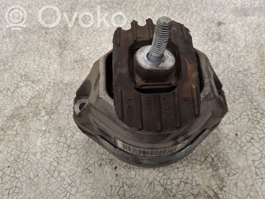 BMW 5 E60 E61 Dzinēja spilvens 