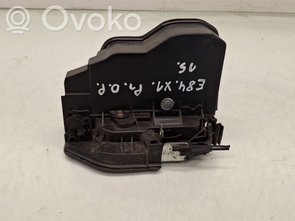 BMW X1 E84 Front door lock 