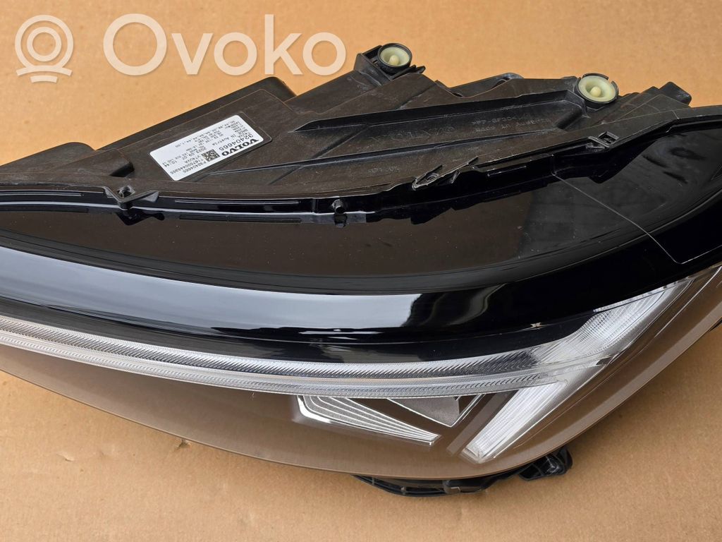 Headlight/headlamp   32404665,P32404665