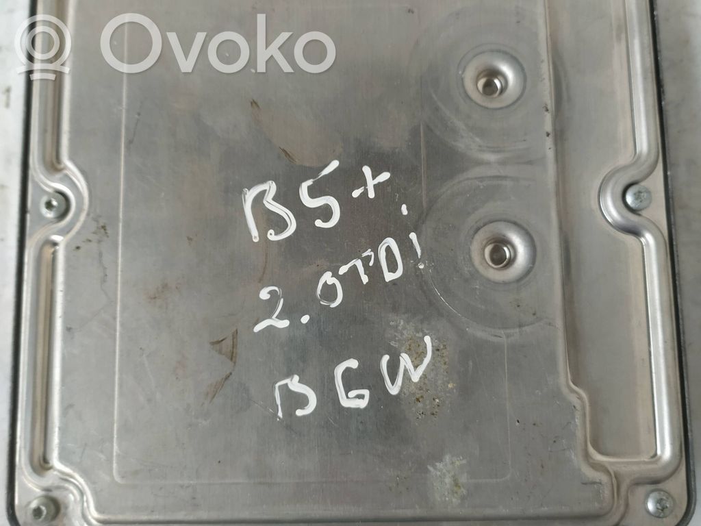 Volkswagen PASSAT B5.5 Engine control unit/module 