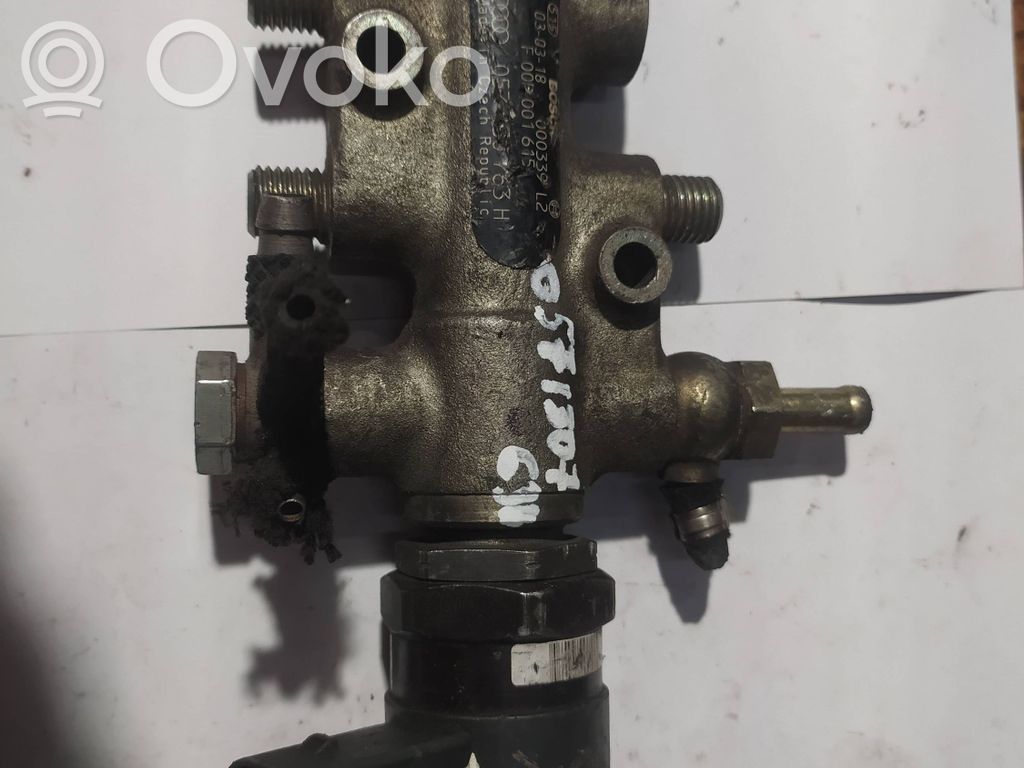 Audi A8 S8 D3 4E Tubo principal de alimentación del combustible 