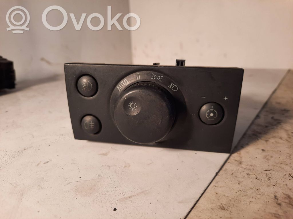 Light switch   13177070,04060075