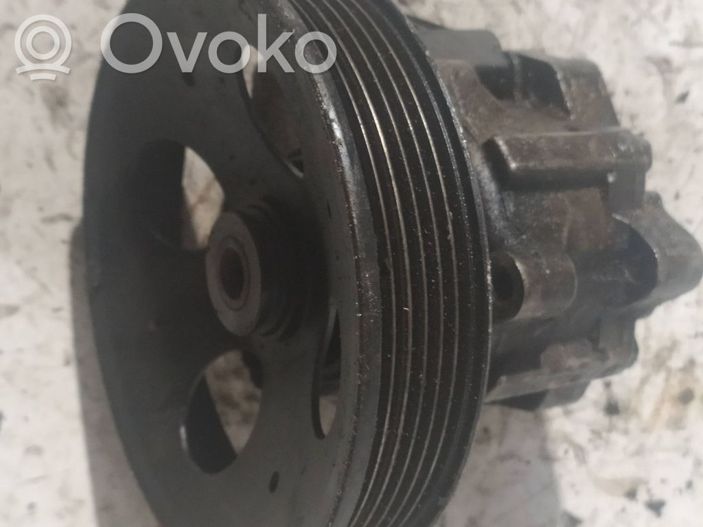 Opel Vectra B Ohjaustehostimen pumppu 