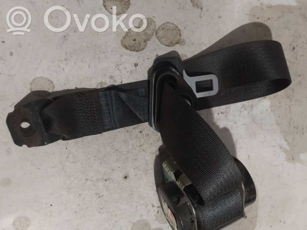 Opel Zafira B Pas bezpieczeństwa fotela tylnego 