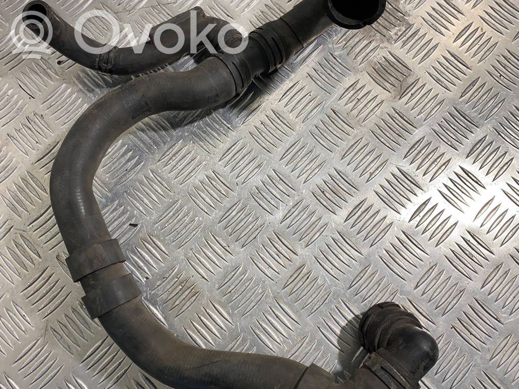 Volkswagen PASSAT B6 Engine coolant pipe/hose 