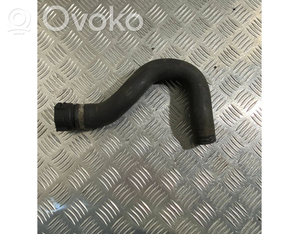 Audi A6 S6 C6 4F Tubo flessibile del liquido di raffreddamento del motore 