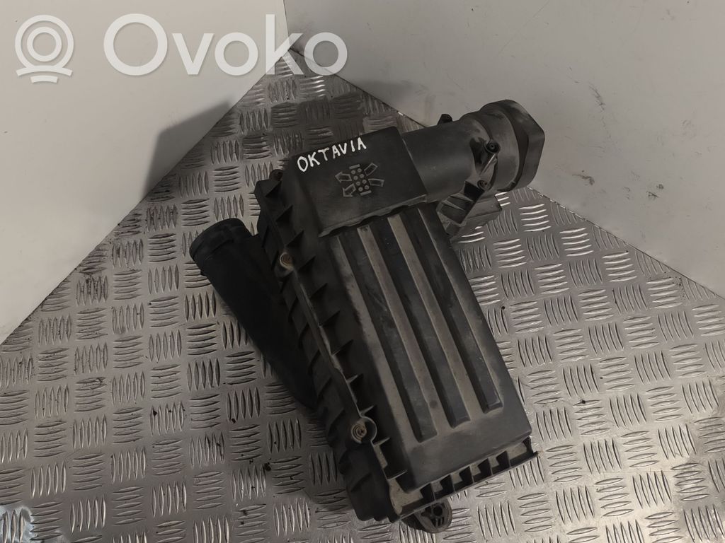 Skoda Octavia Mk2 (1Z) Obudowa filtra powietrza 