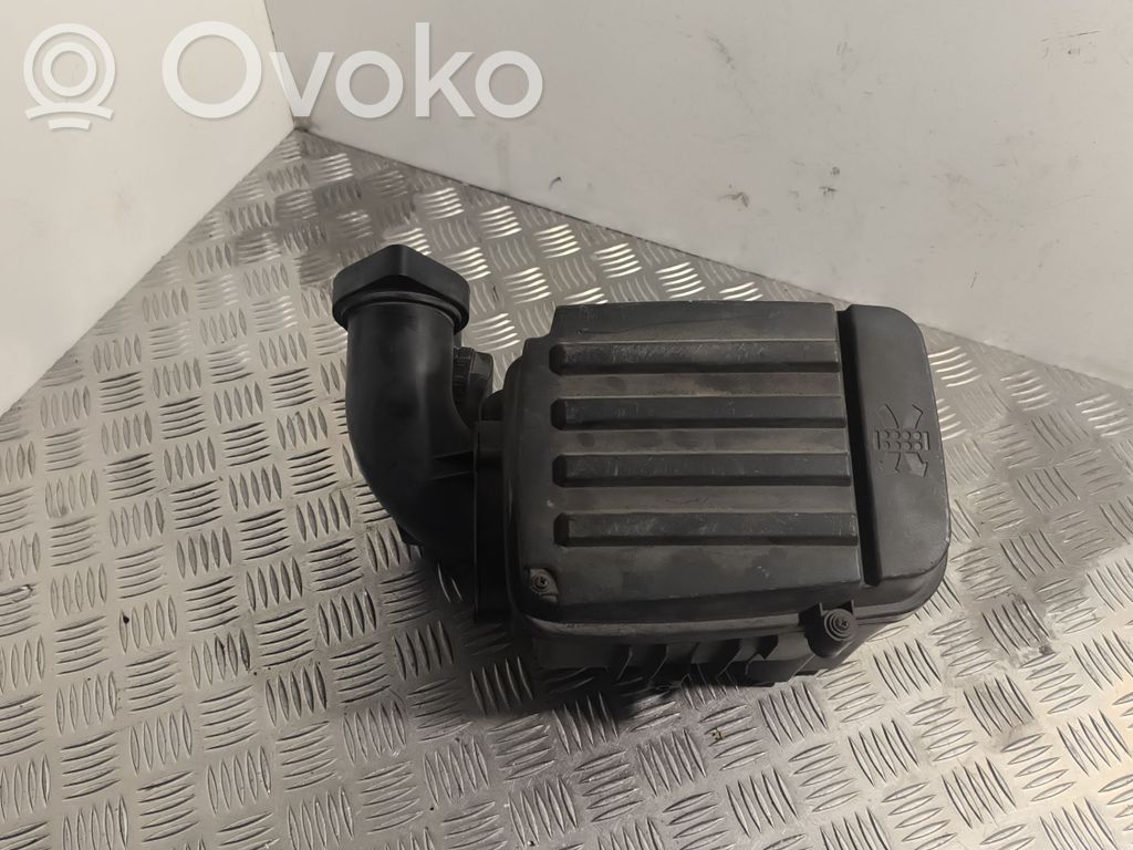 Volkswagen Golf V Cutie filtru aer 