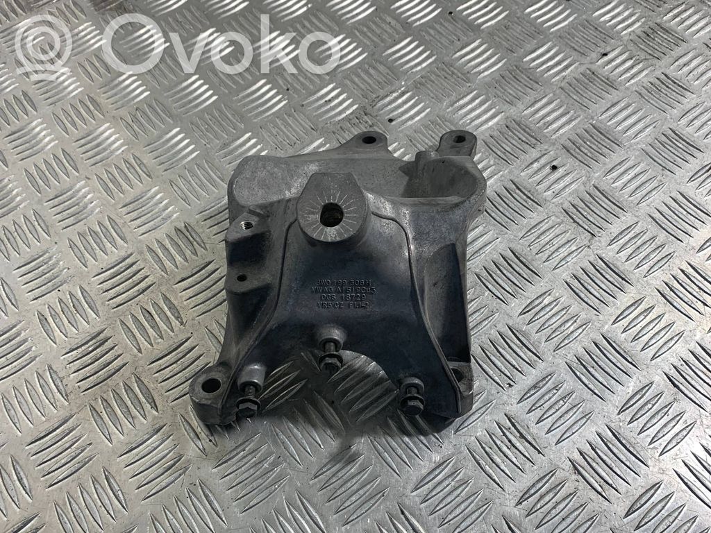 Audi Q7 4M Engine mounting bracket 