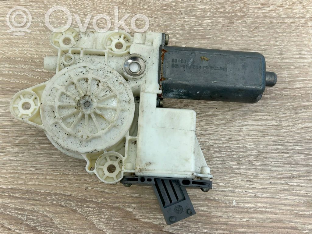 Toyota Avensis T250 Silnik regulatora szyby drzwi przednich 