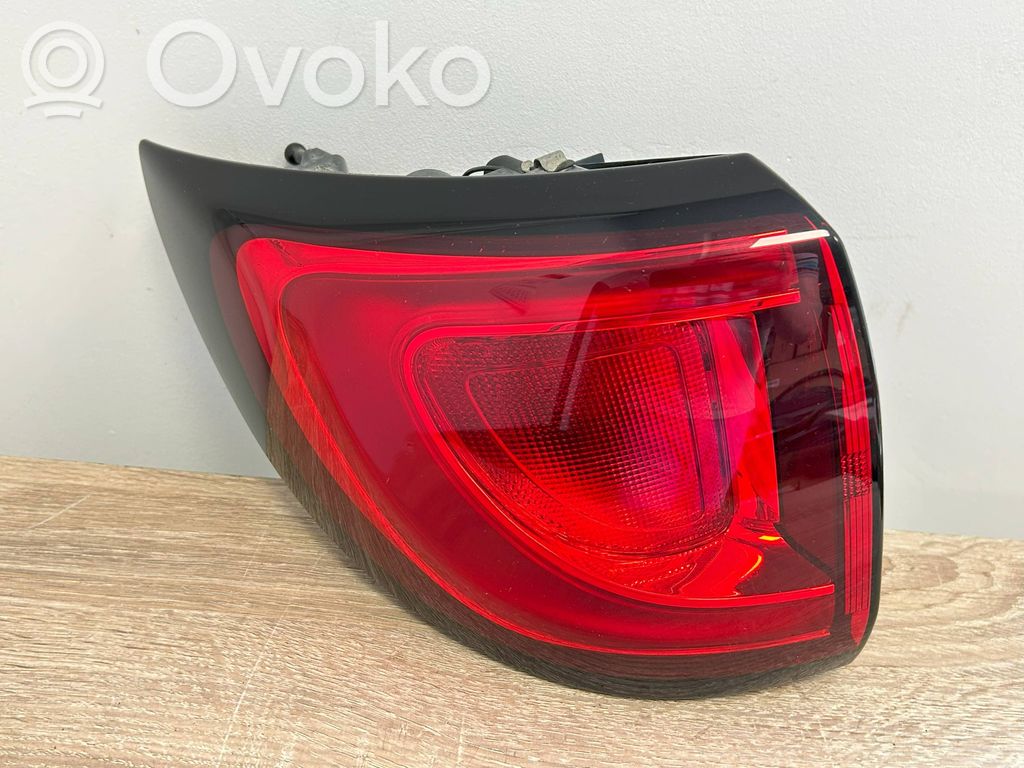 Chrysler Pacifica Rear/tail lights 