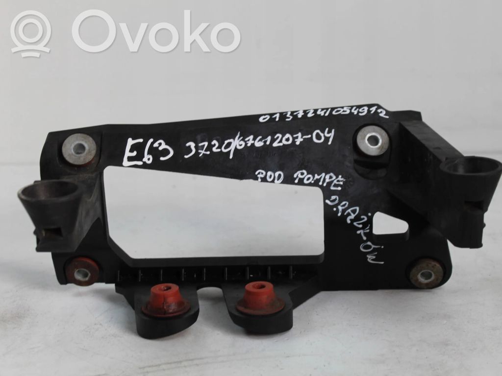 Power steering pump   6761207