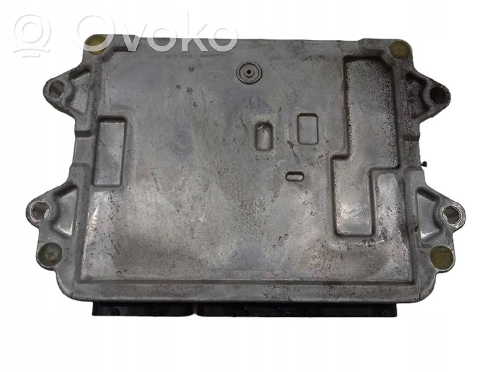 Engine control unit/module   PE1118881E,E6T63471H3