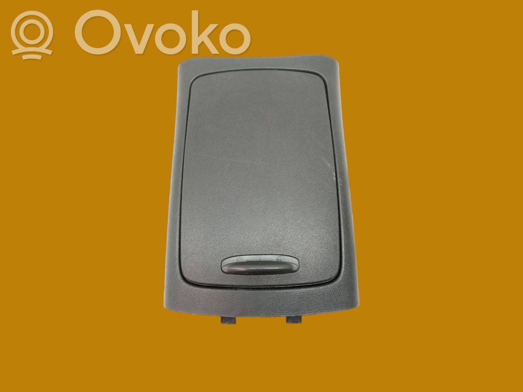 KIA Ceed Puodelio laikiklis 