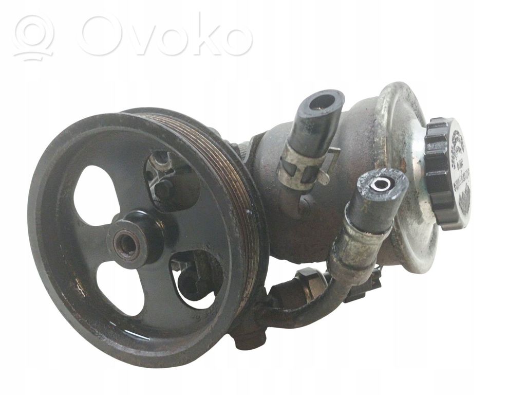 Toyota Avensis T250 Power steering pump 