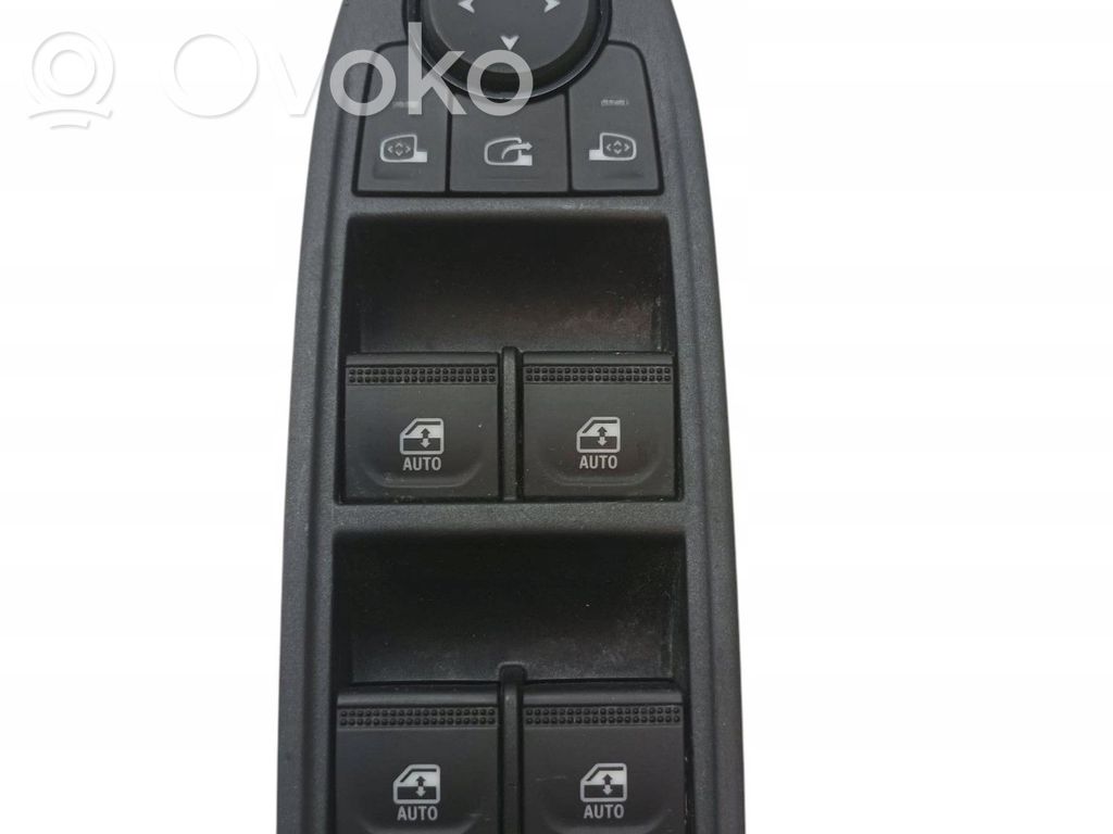 Dacia Duster III Quarter vent window switch 
