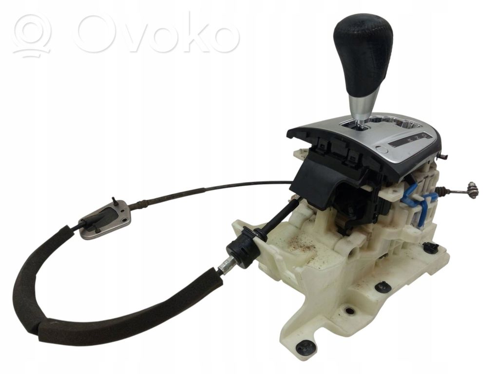 Mitsubishi Outlander Gear shifter/selector 