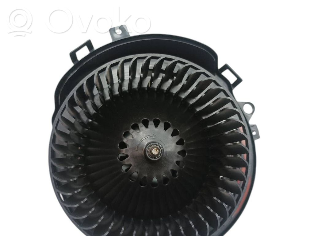 Skoda Karoq Heizungslüfter 