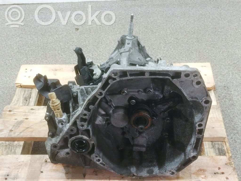 Manualna 5-biegowa skrzynia biegów   JR5068,SCE