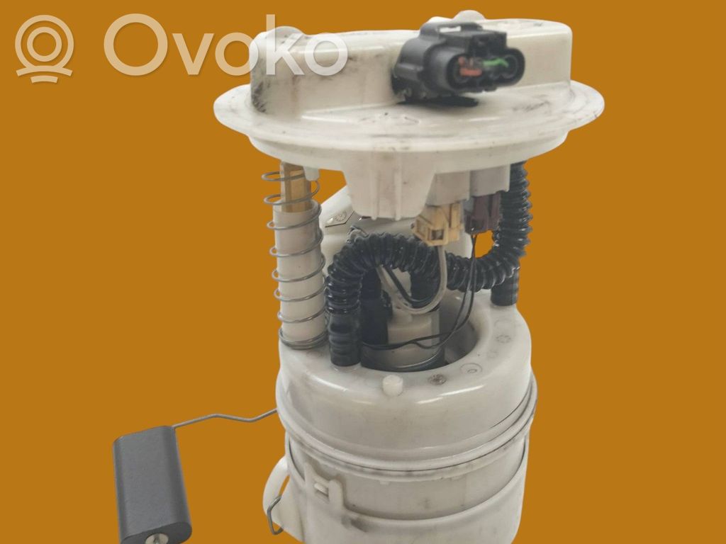 Renault Clio IV Pompe à carburant 