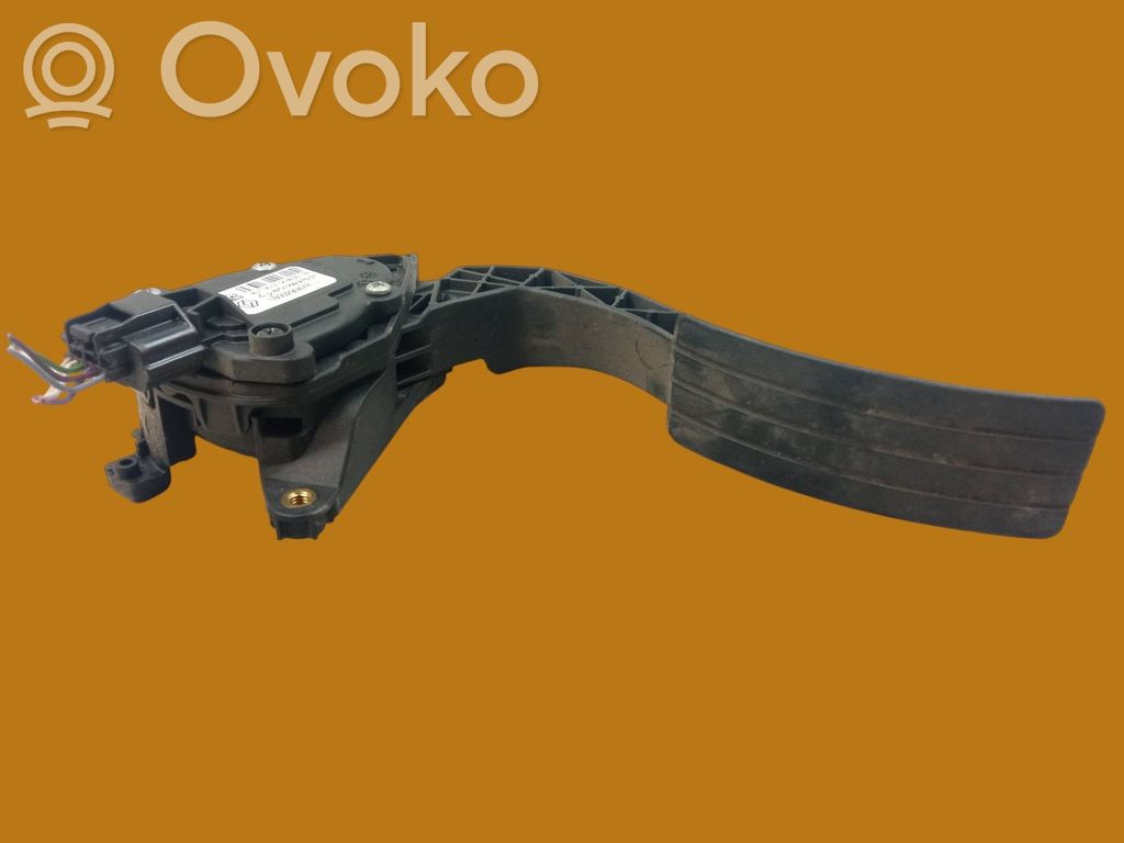 Renault Clio IV Accelerator throttle pedal 
