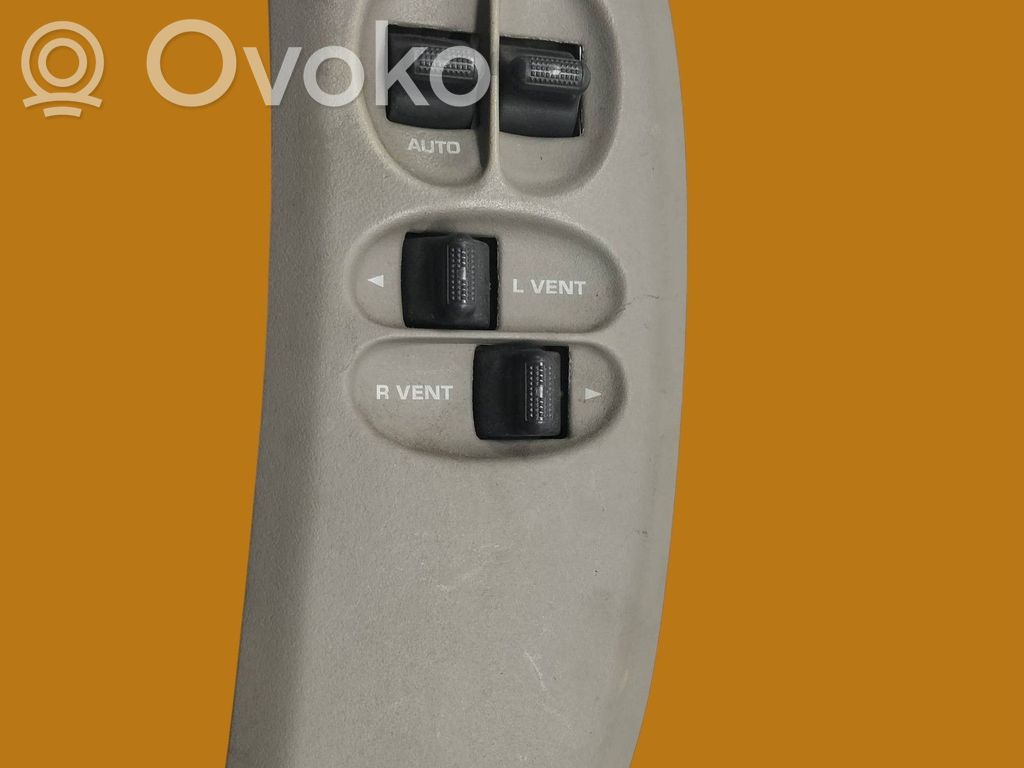 Interruptor de la ventanilla de ventilación   04685732AB