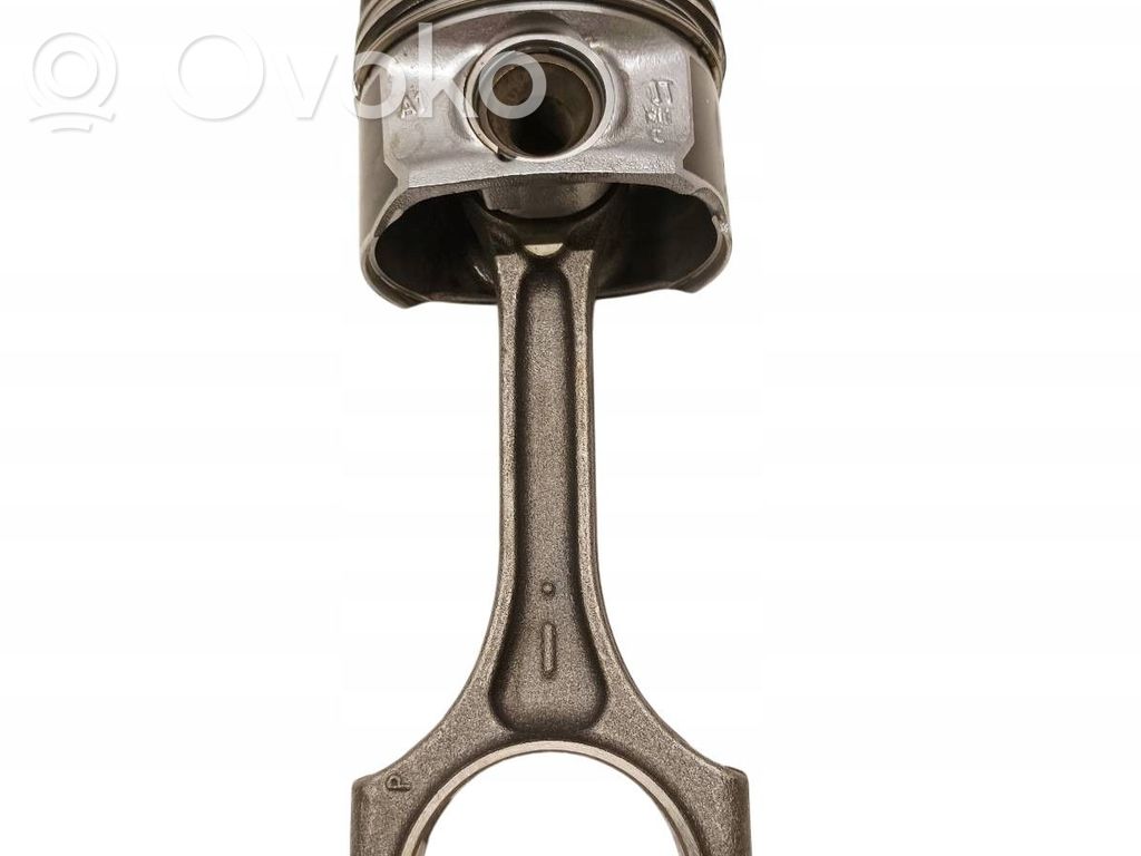 Volvo V40 Pistón con biela 