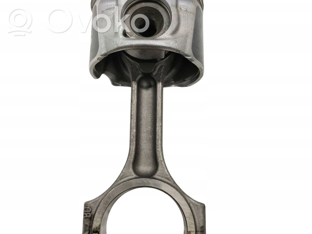 Opel Vivaro Piston with connecting rod 