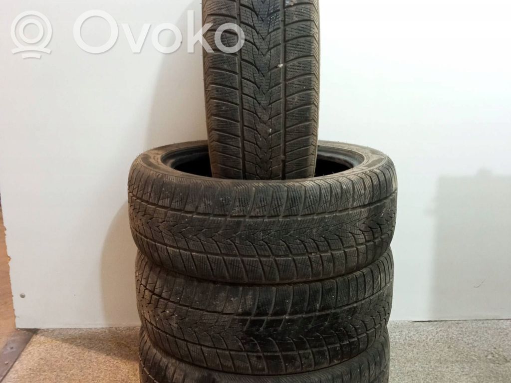 Volkswagen PASSAT B5 R17 žieminė padanga (-os) 