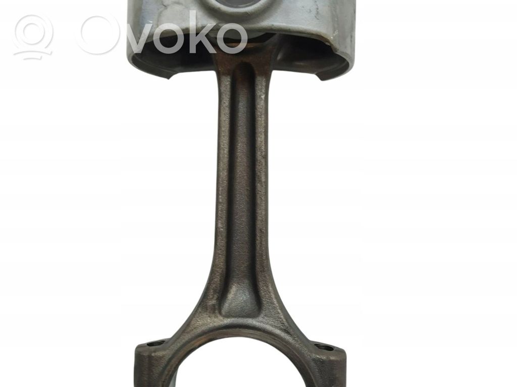 Saab 9-5 Tłok z korbowodem 