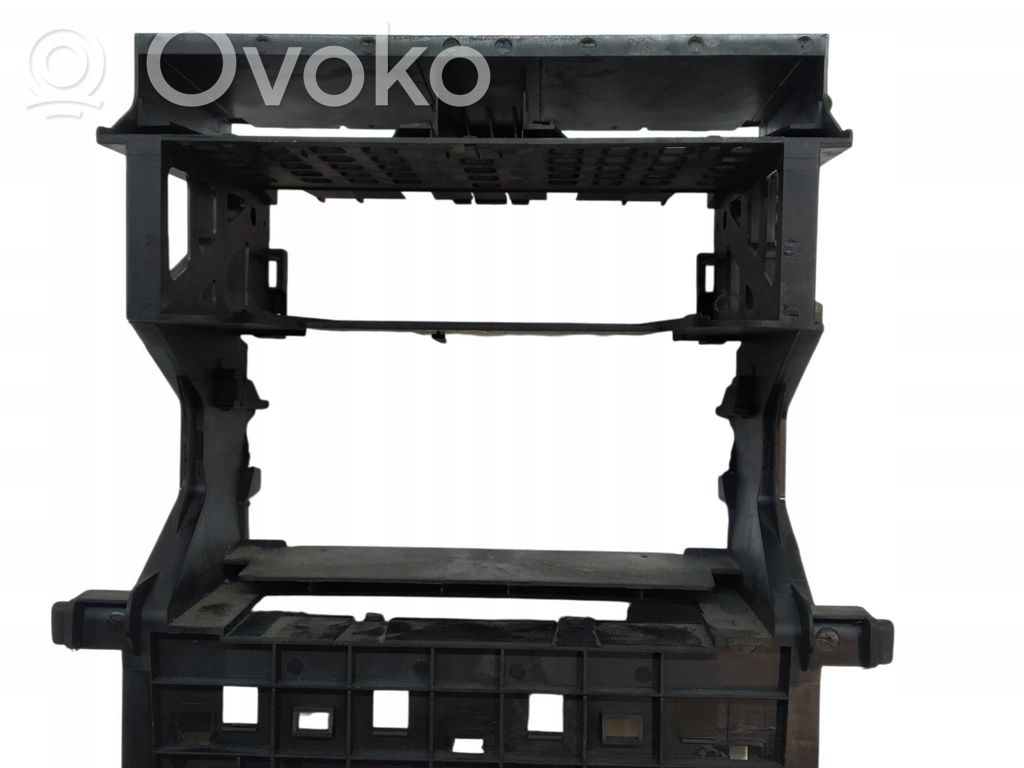 Audi A4 S4 B6 8E 8H Verkleidung Radio / Navigation