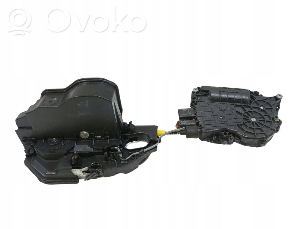 BMW X6 E71 Priekšpusē slēdzene 