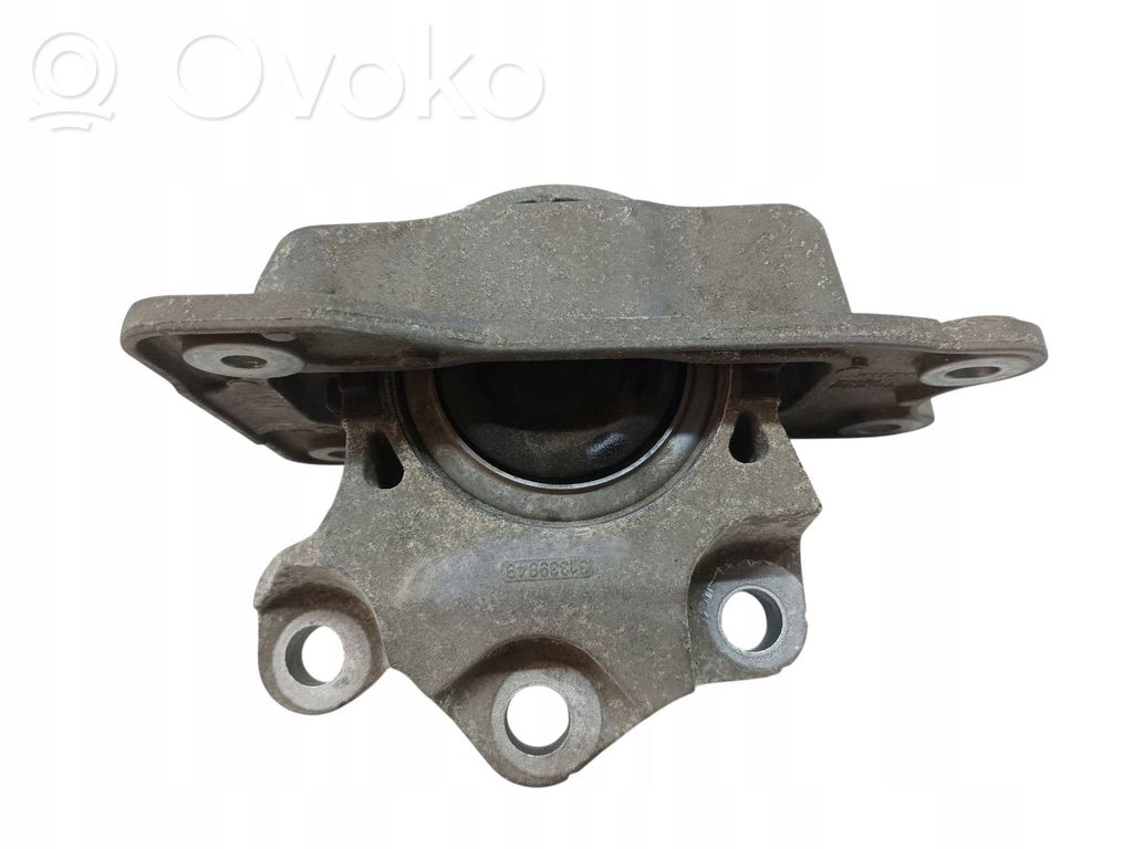 Volvo XC90 Engine mount vacuum valve 