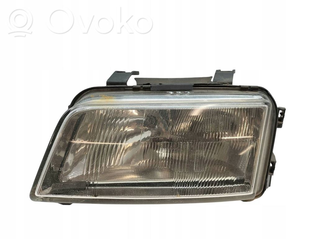 Audi A4 S4 B5 8D Priekinis žibintas 