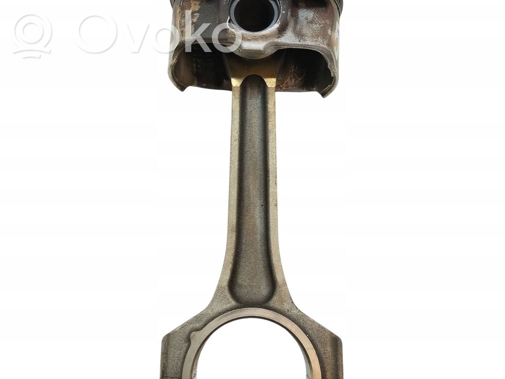 Ford Turneo Courier Piston with connecting rod 