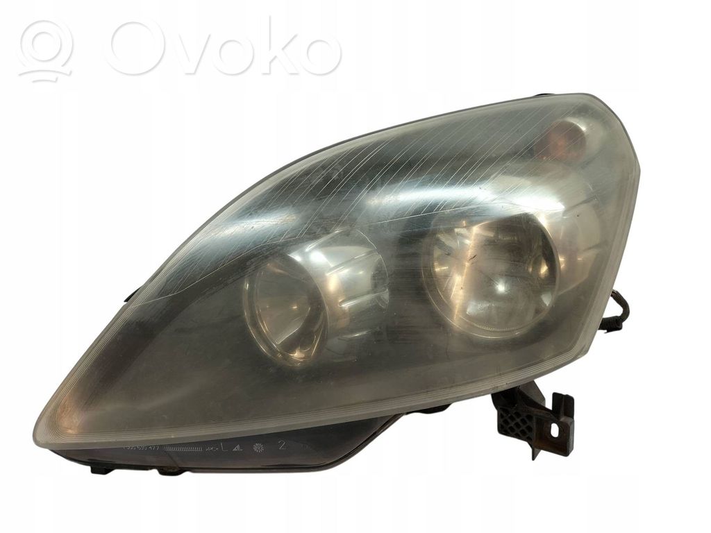 Opel Zafira B Lampa przednia 