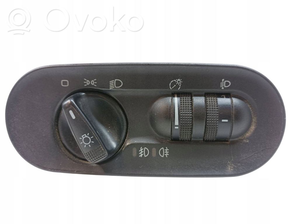 Light switch   7M1941531E